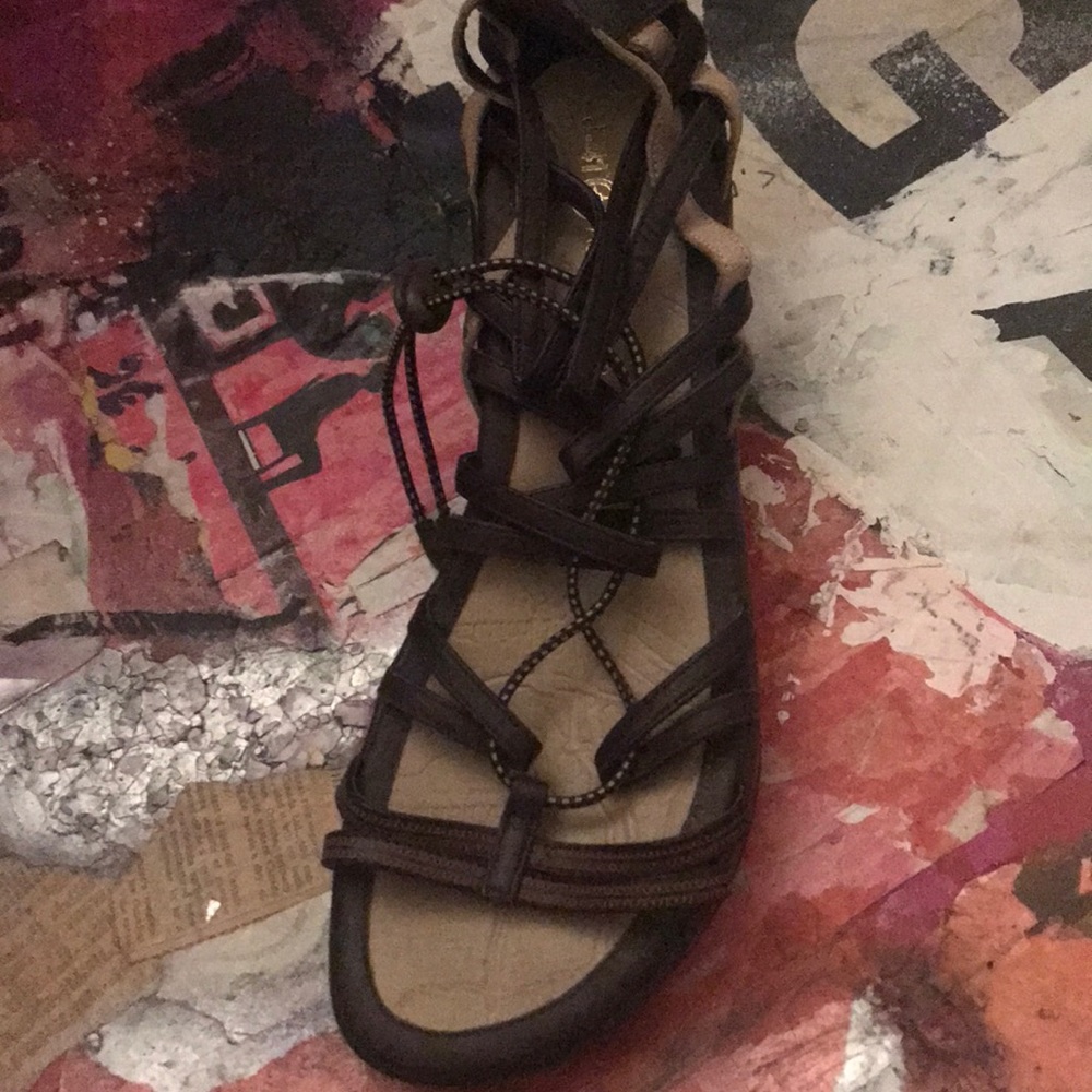 J-41 Adventure On Brown Lace Up Sandal